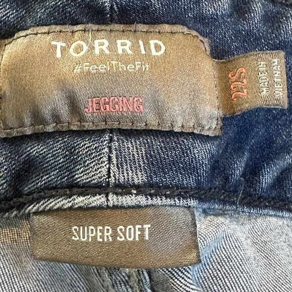 TORRID Jeggings Skinny Super Soft High-Rise Jeans 22 Short - Picture 5 of 7